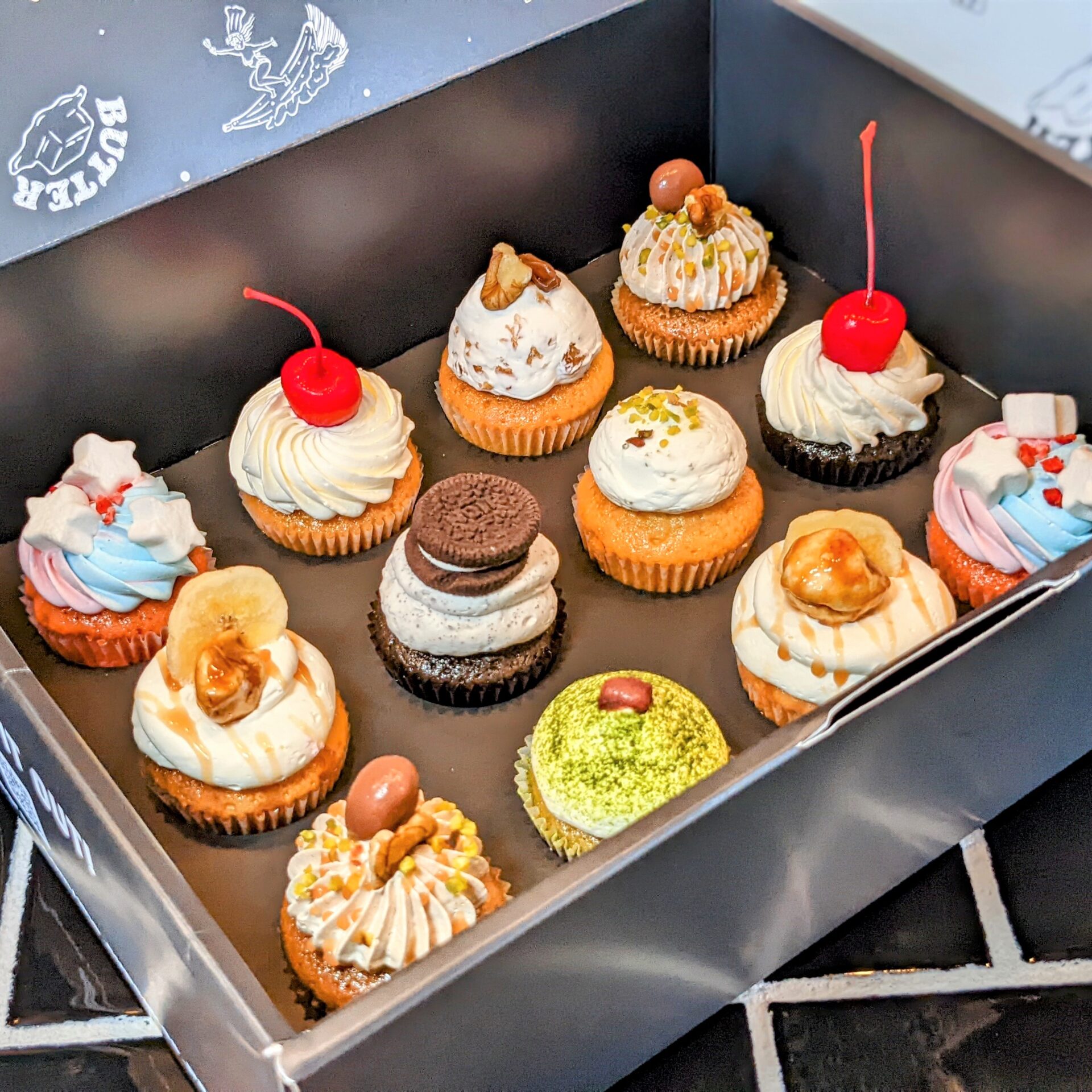 No.1カップケーキブランド「LOLA'S Cupcakes Tokyo」が二子玉川に出店 | A&S&R株式会社のプレスリリース (レストランウェア) Restaurantware Pastry Tek カップケーキボックス 4.5インチ 水玉模様 カップケーキ